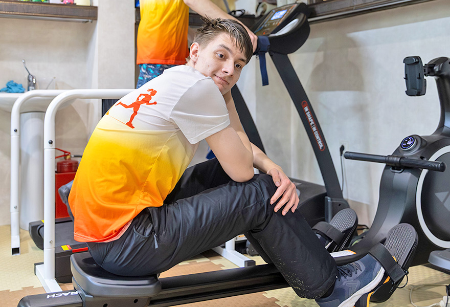 Фото - Радость движения: как проходят тренировки особенных участников забега «Дай пять!»